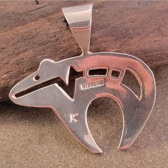 Ray Tracey Navajo Sterling Knifewing Segura Bear Pendant - Picture 4 of 6